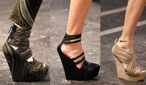 Skyscraping Wedges: Givenchy's Spring 2010 